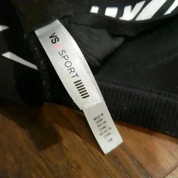 Victoria's Secret VSX Black and White Geometric Sports Bra‎ - Picture 7 of 9
